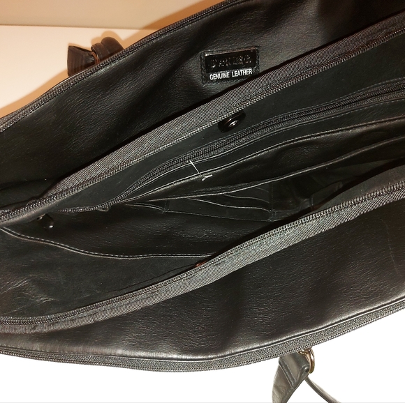 Danier Genuine Leather Messenger Bag - Black - Picture 8 of 10